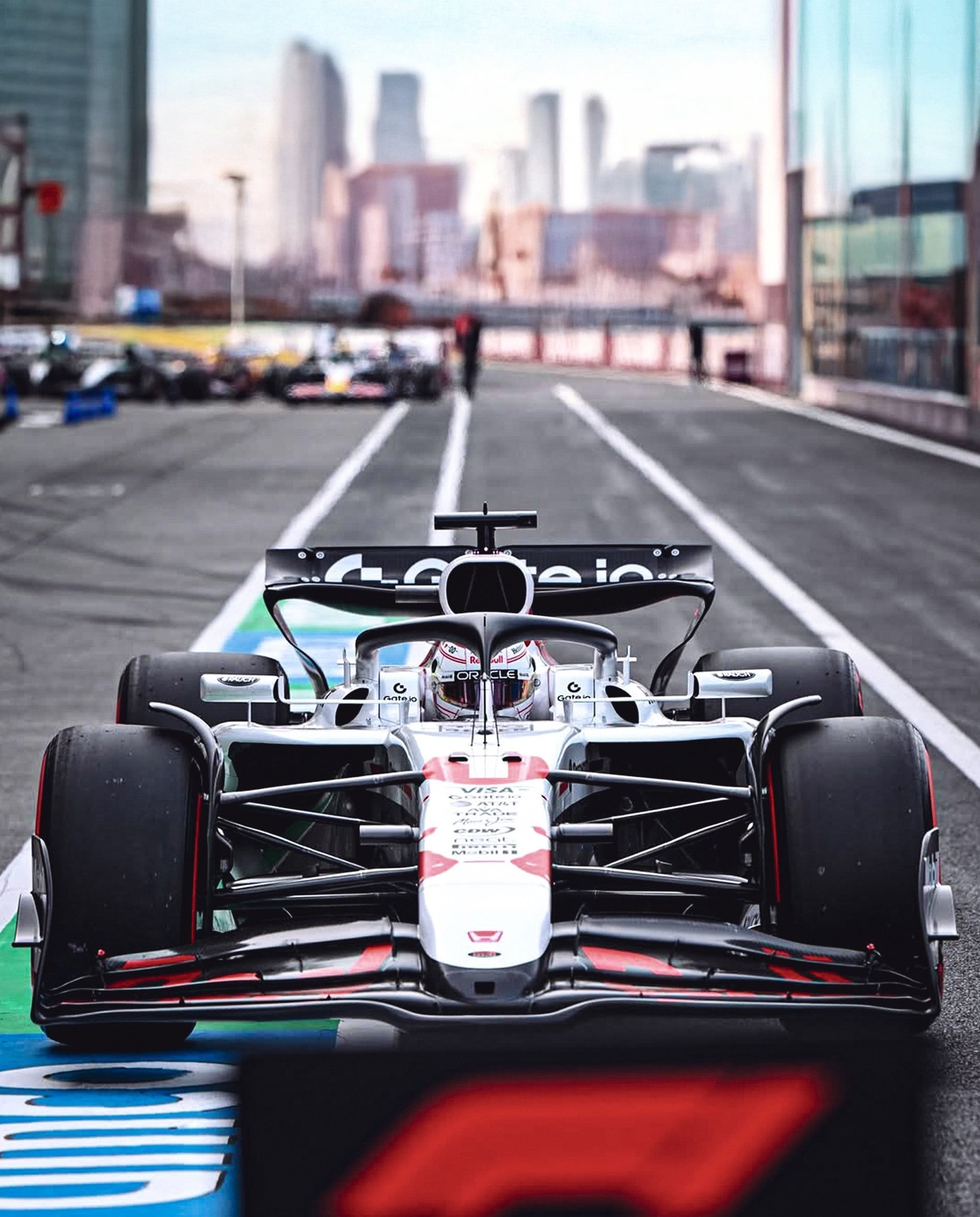 迈凯伦轻取法拉利，维斯塔潘点燃赛场