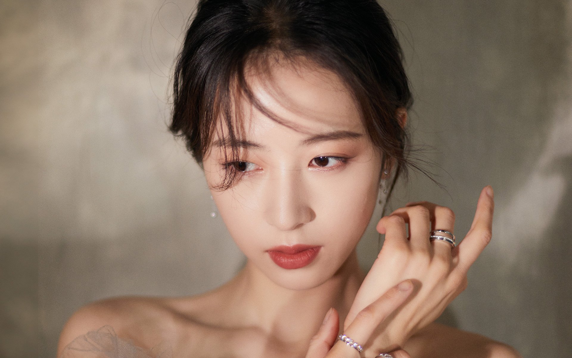 硬仗刻在基因里,马刺绝境重生与米切尔奥运时刻的共鸣