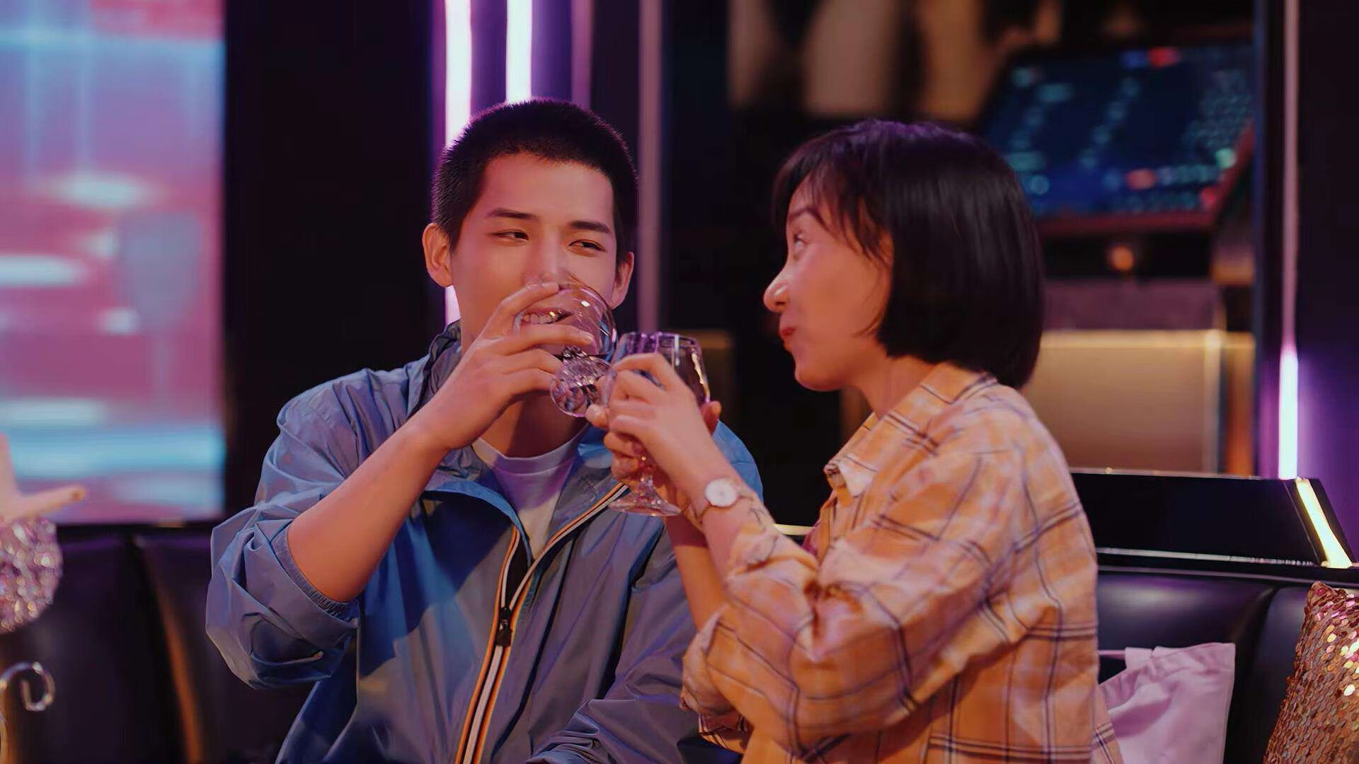 浓眉,魔笛手吹响胜利号角,用魔术的节奏让森林狼迷失在无声的密林中