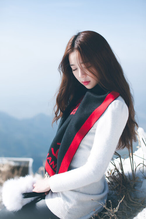 开云体育中国-战火与草皮的变奏，当伊拉克防线遭遇福登的掌控力