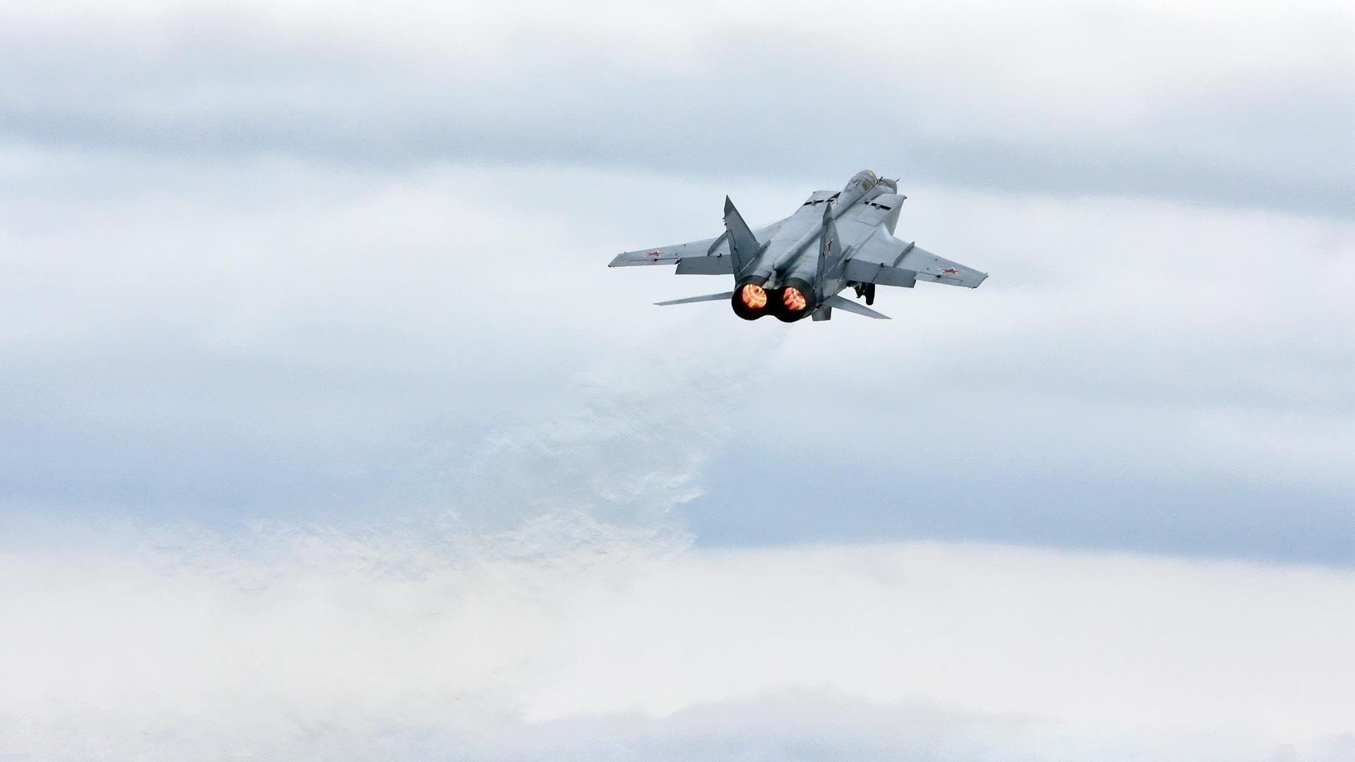 NBA总决赛的绿色奇迹，当爱尔兰国王统治美利坚